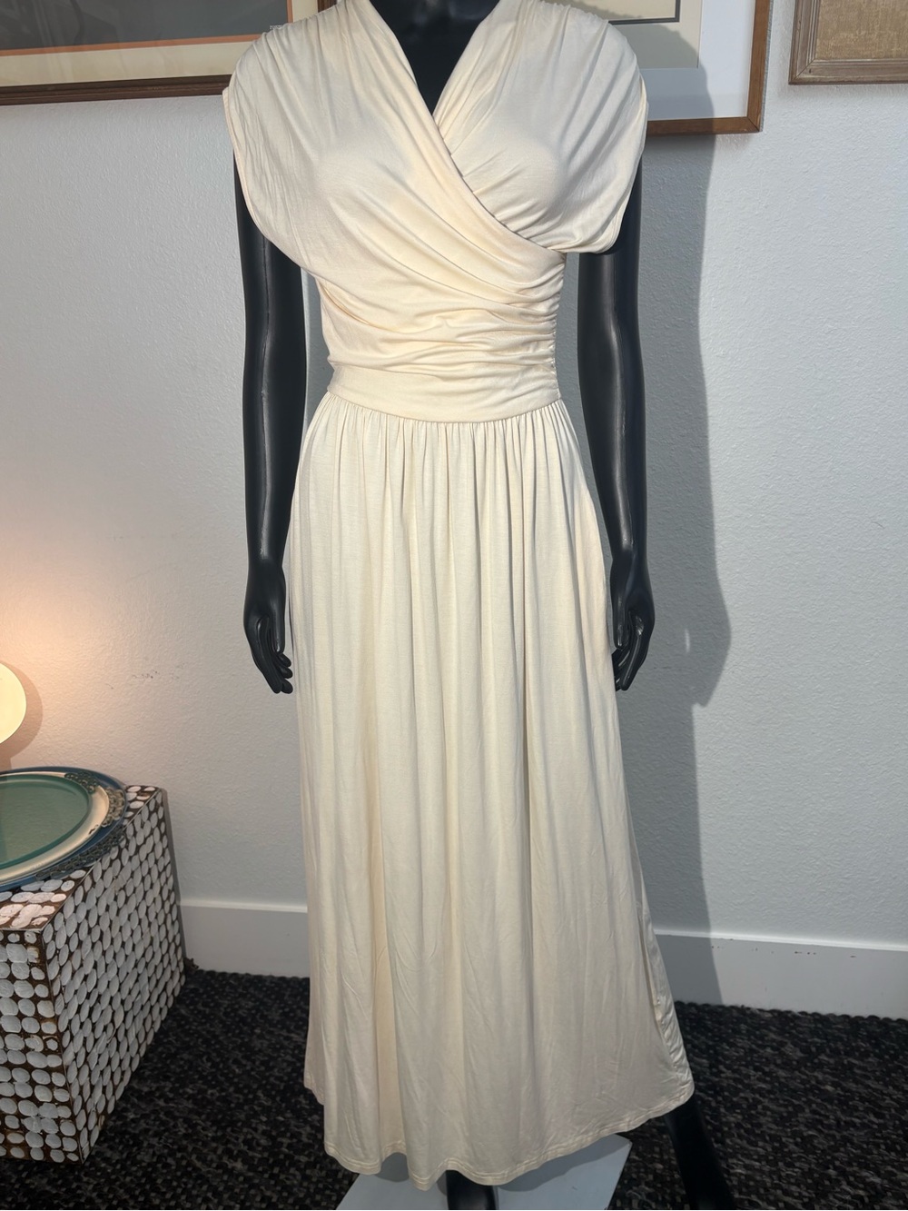 Vintage-style ivory body contour maxi dress